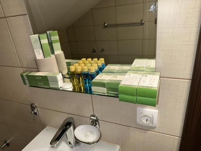 בור Jp Motel Mali Pariz מראה חיצוני תמונה