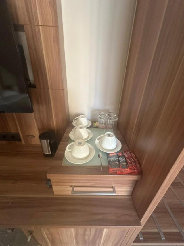 בור Jp Motel Mali Pariz מראה חיצוני תמונה