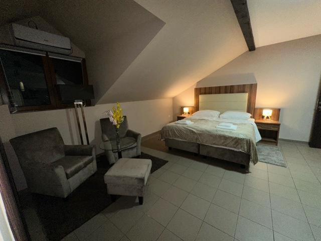 בור Jp Motel Mali Pariz מראה חיצוני תמונה